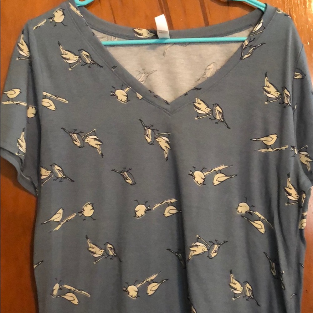 Large Lularoe christy tee